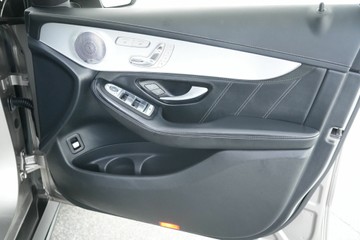 https://vehicle-cdn.autoleague.cloud/30641_U512964_12.jpg