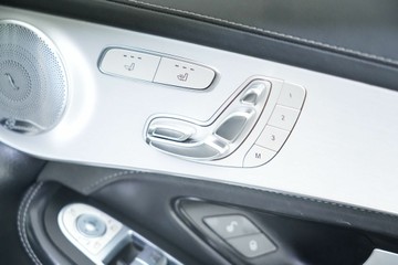 https://vehicle-cdn.autoleague.cloud/30641_U512964_13.jpg