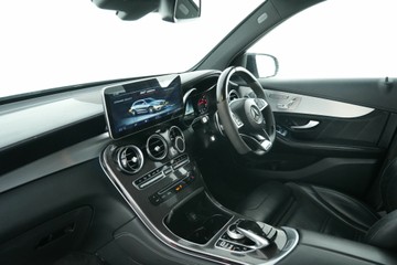 https://vehicle-cdn.autoleague.cloud/30641_U512964_23.jpg