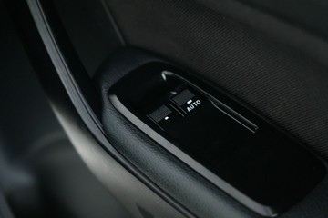 https://vehicle-cdn.autoleague.cloud/30641_U512965_15.jpg