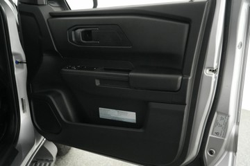 https://vehicle-cdn.autoleague.cloud/30641_U512987_13.jpg