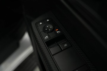 https://vehicle-cdn.autoleague.cloud/30641_U512987_14.jpg