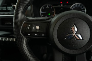 https://vehicle-cdn.autoleague.cloud/30641_U512987_15.jpg