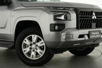 https://vehicle-cdn.autoleague.cloud/30641_U512987_2.jpg