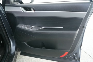 https://vehicle-cdn.autoleague.cloud/30641_U512990_15.jpg