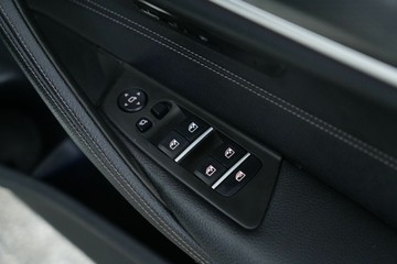 https://vehicle-cdn.autoleague.cloud/30641_U512996_15.jpg