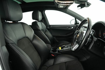 https://vehicle-cdn.autoleague.cloud/30641_U513005_14.jpg