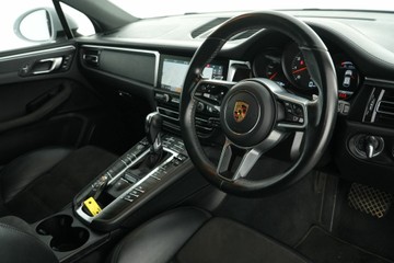 https://vehicle-cdn.autoleague.cloud/30641_U513005_15.jpg