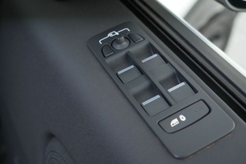 https://vehicle-cdn.autoleague.cloud/30641_U513007_18.jpg