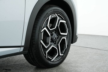 https://vehicle-cdn.autoleague.cloud/30641_U513016_8.jpg