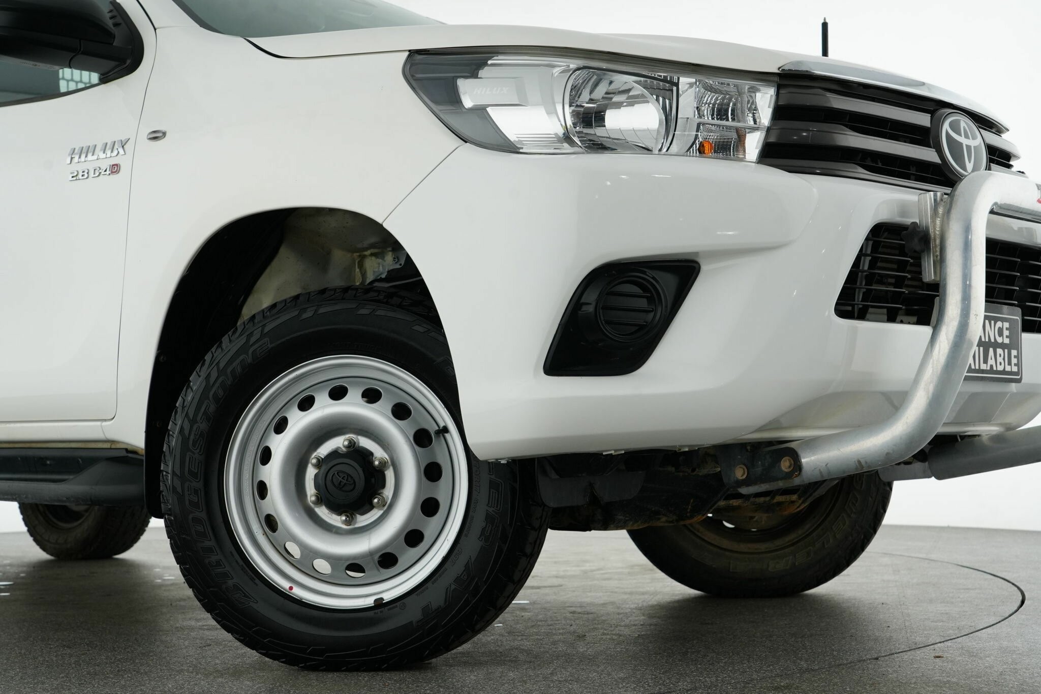 Toyota Hilux image 2