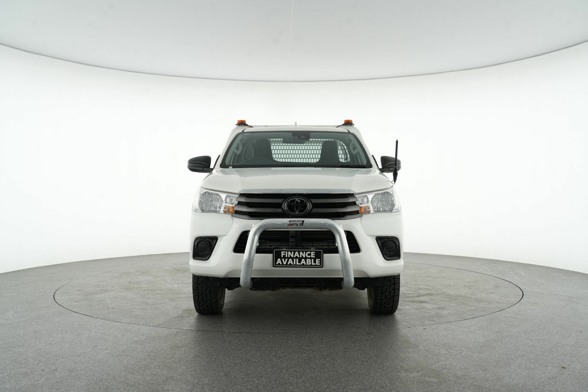 Toyota Hilux image 3