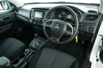 https://vehicle-cdn.autoleague.cloud/30641_U513025_12.jpg