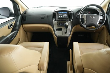 https://vehicle-cdn.autoleague.cloud/30641_U513043_15.jpg