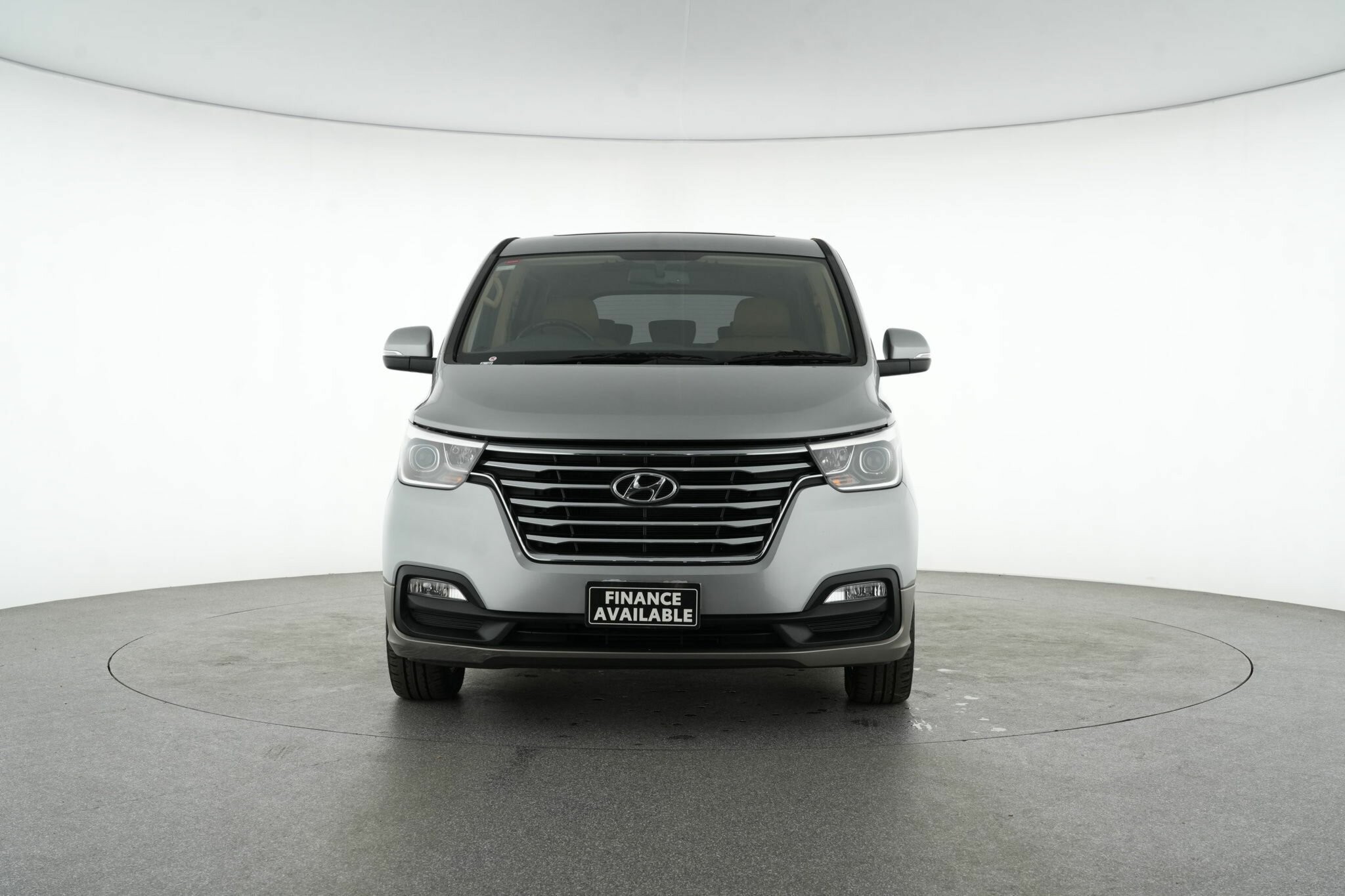 Hyundai Imax image 3