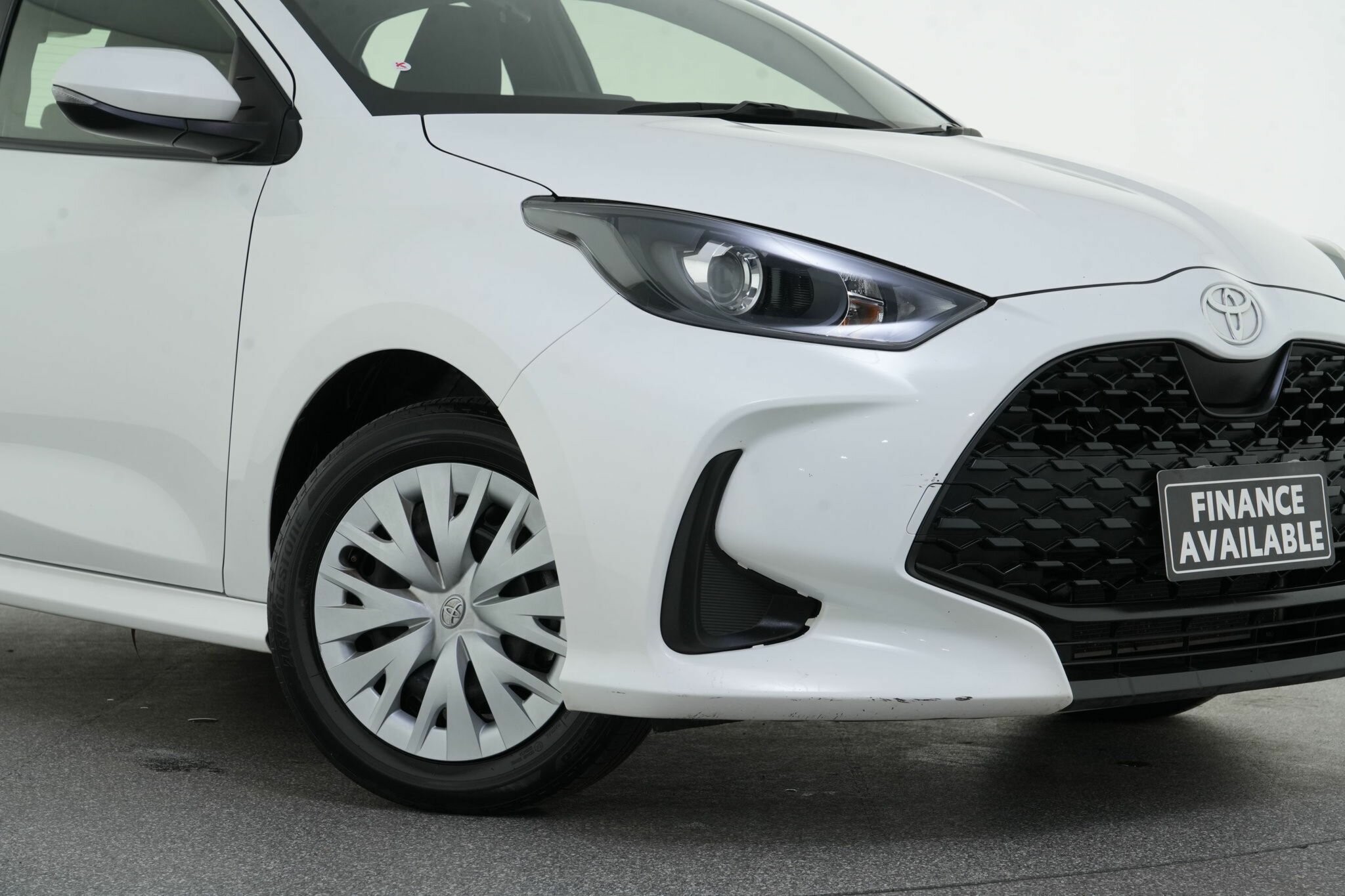 Toyota Yaris image 2