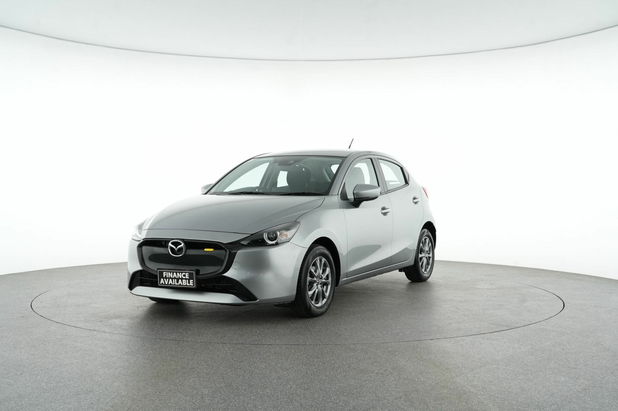 Mazda 2 image 2