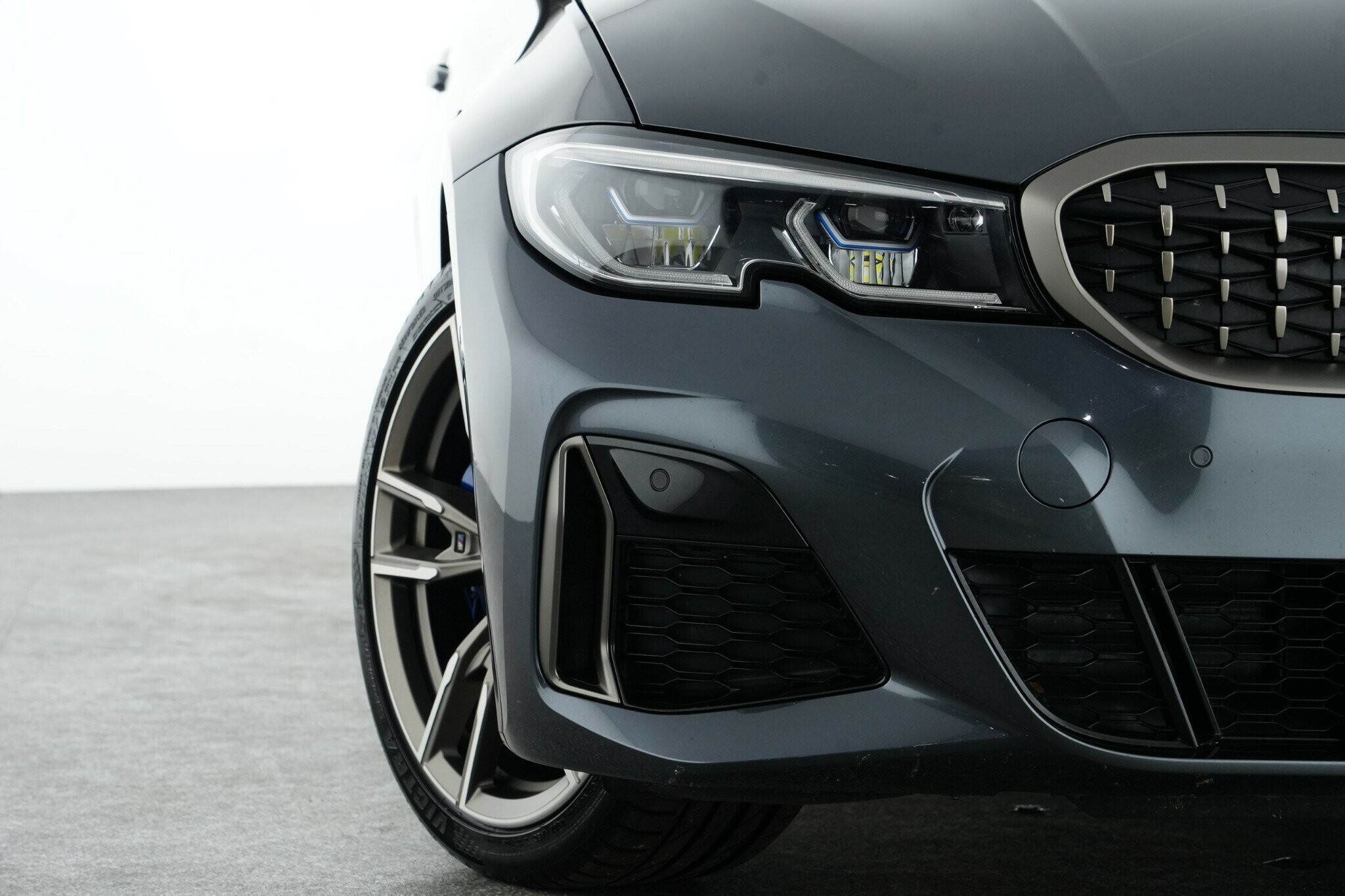 BMW 3 Series image 3
