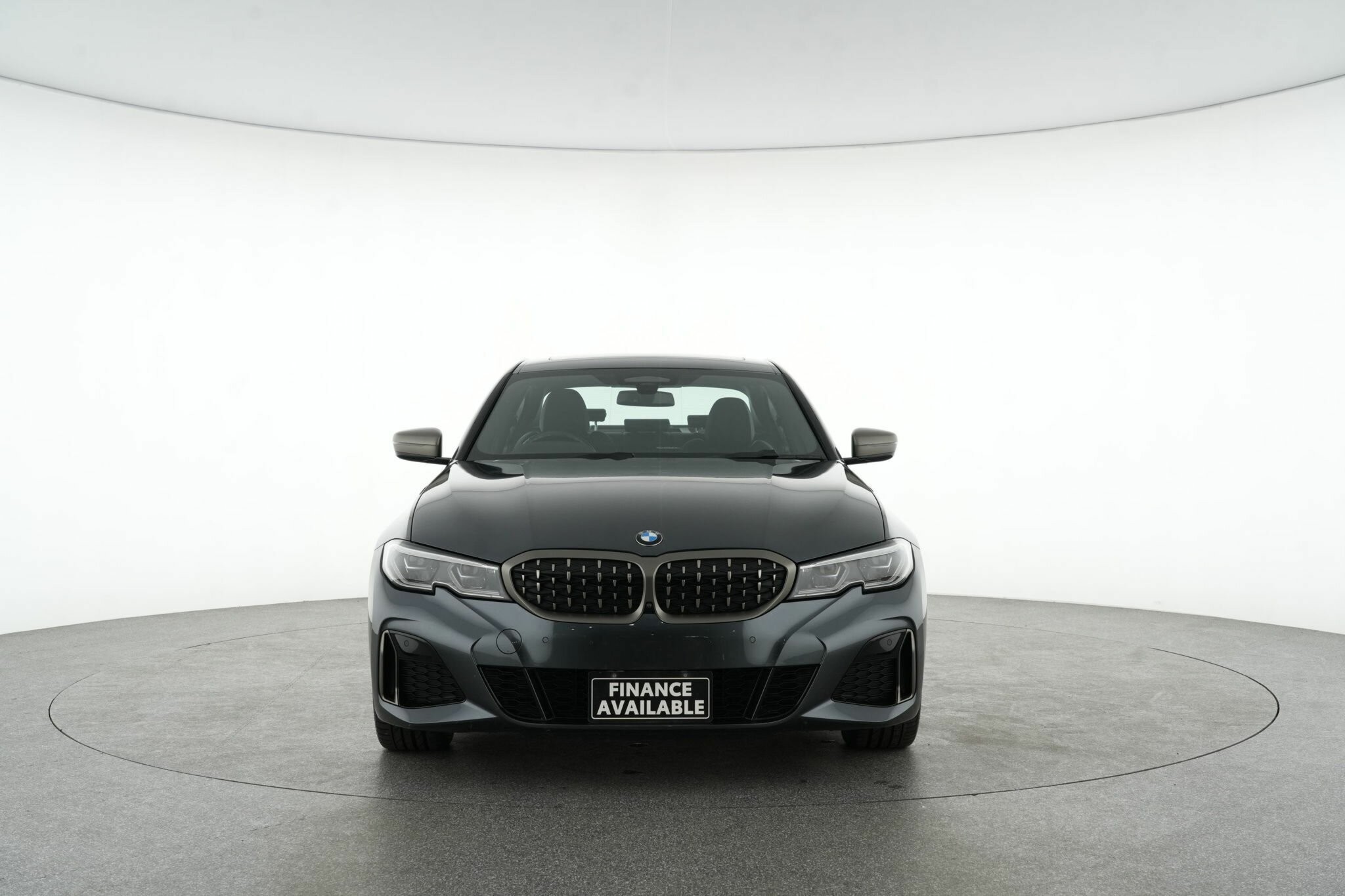 BMW 3 Series image 4