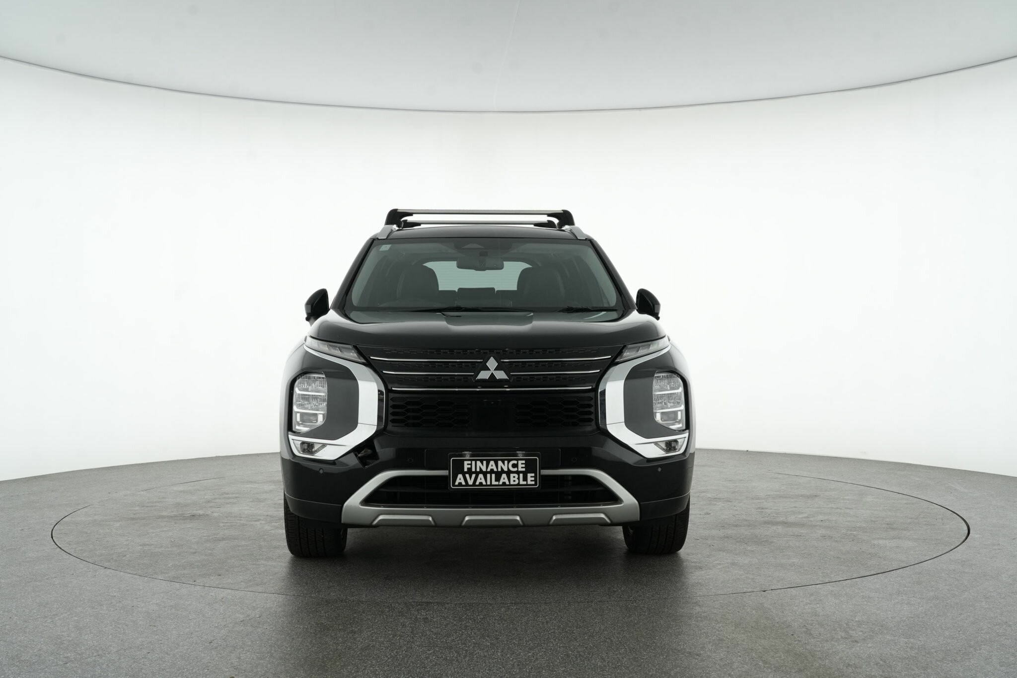 Mitsubishi Outlander image 3