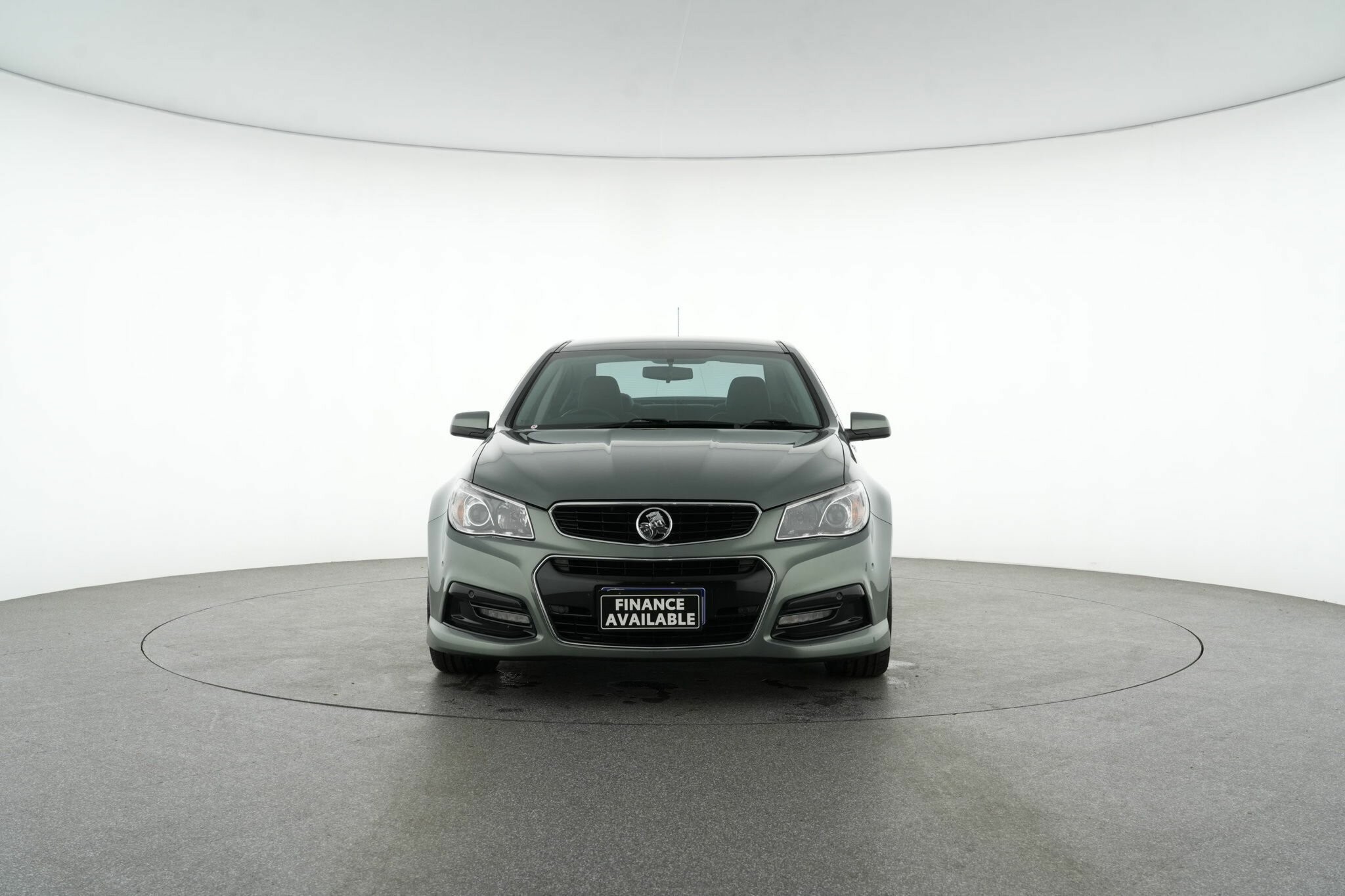 Holden Commodore image 3