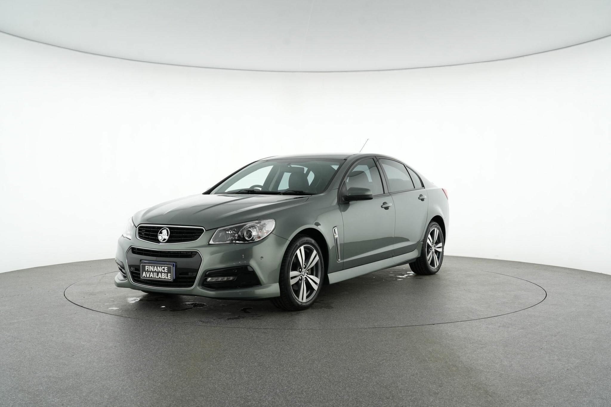 Holden Commodore image 4