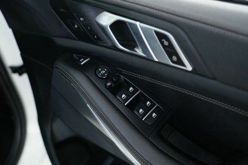 https://vehicle-cdn.autoleague.cloud/30641_U513063_15.jpg