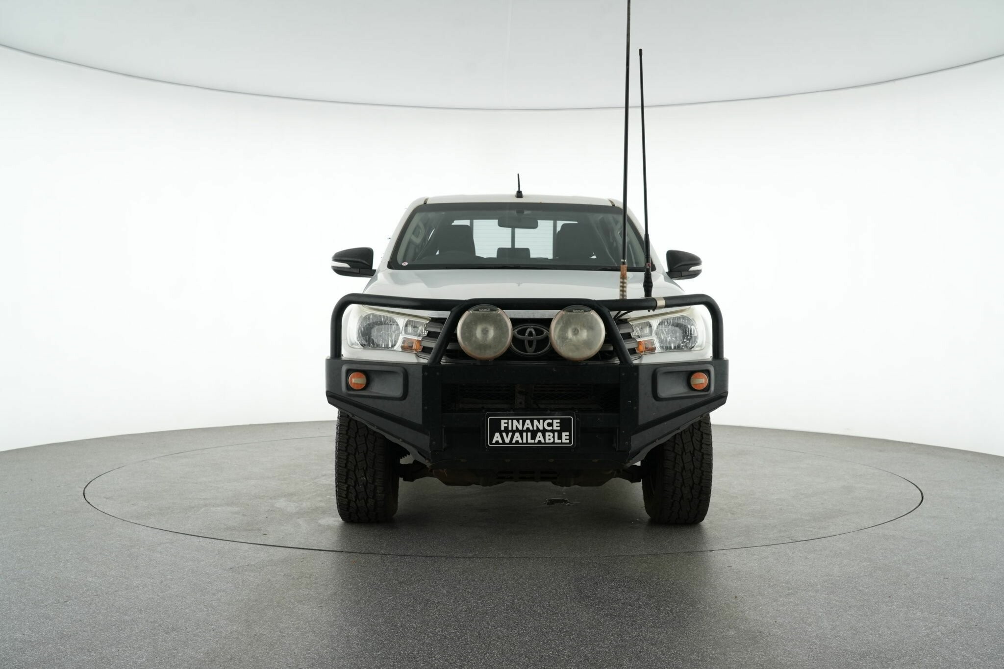 Toyota Hilux image 3