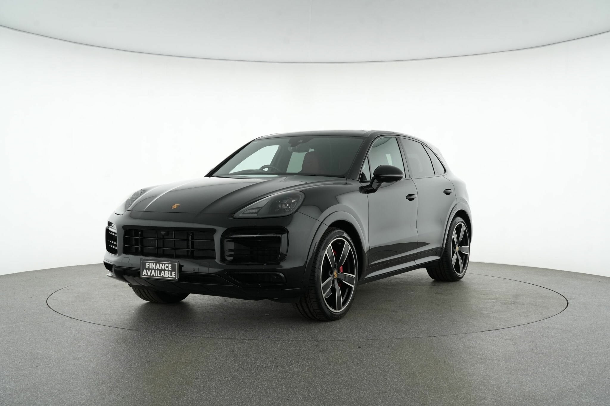 Porsche Cayenne image 2