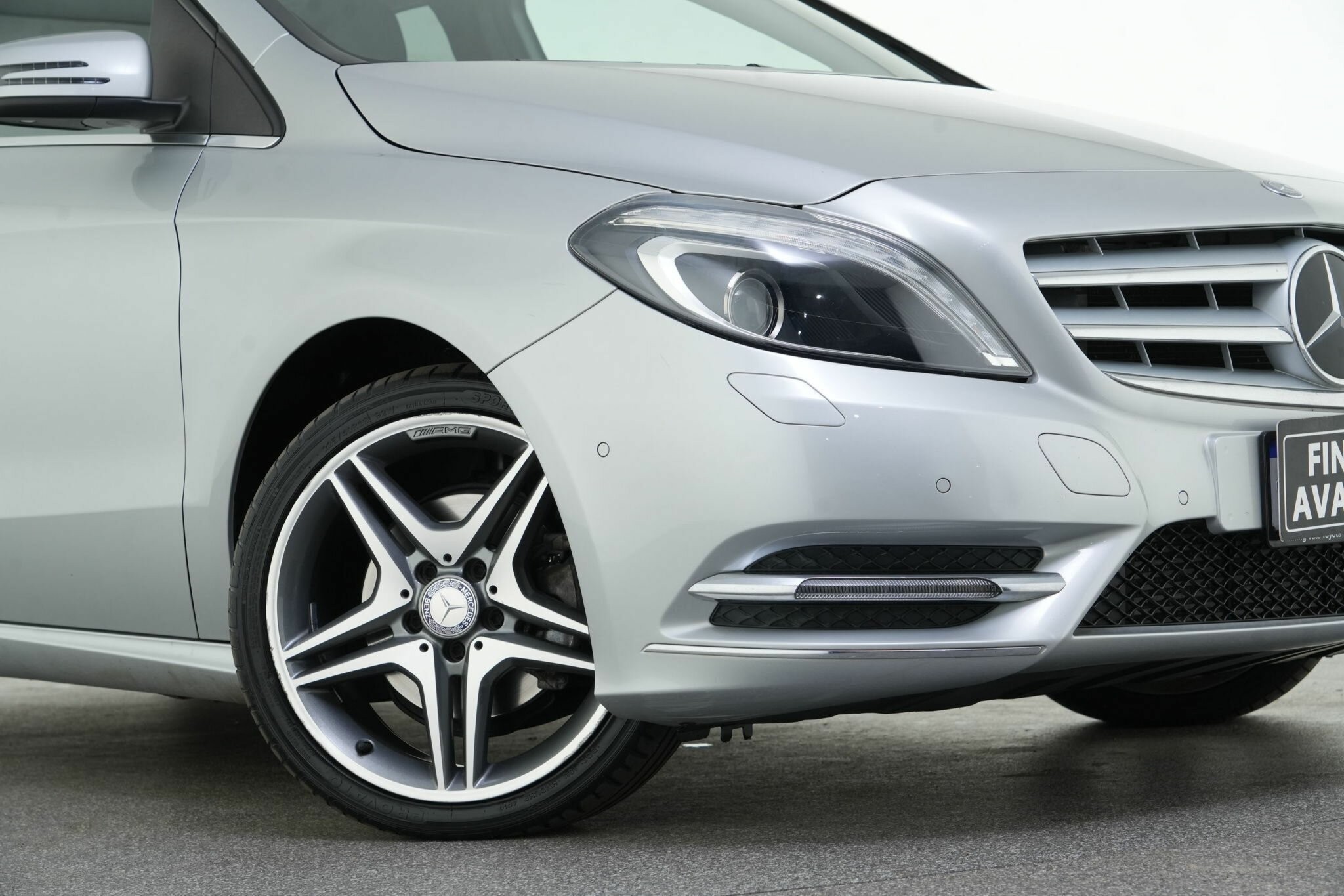 Mercedes Benz B-class image 2