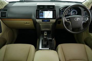 https://vehicle-cdn.autoleague.cloud/30641_U513093_12.jpg
