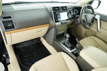 https://vehicle-cdn.autoleague.cloud/30641_U513093_23.jpg