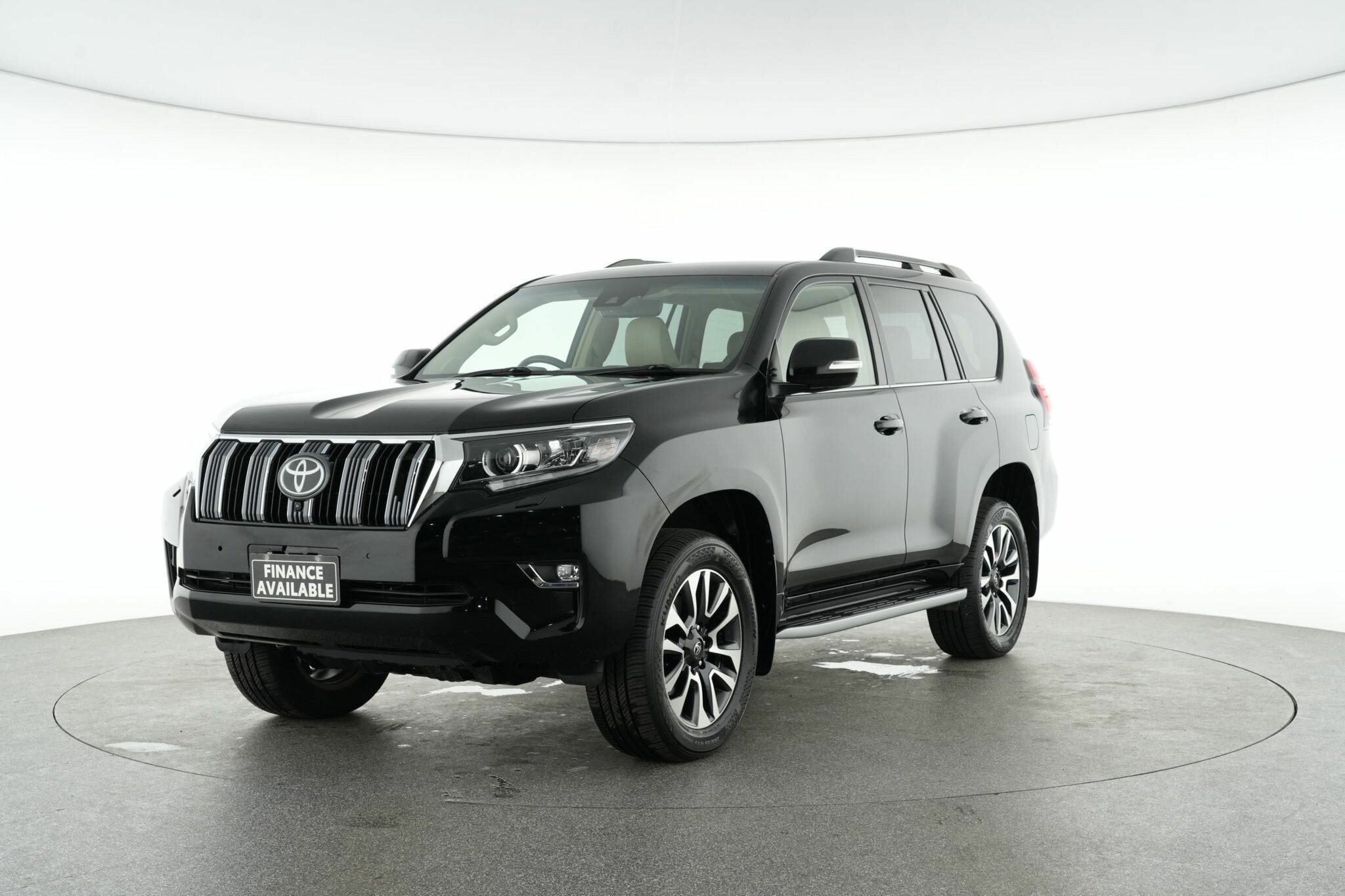 Toyota Landcruiser Prado image 4