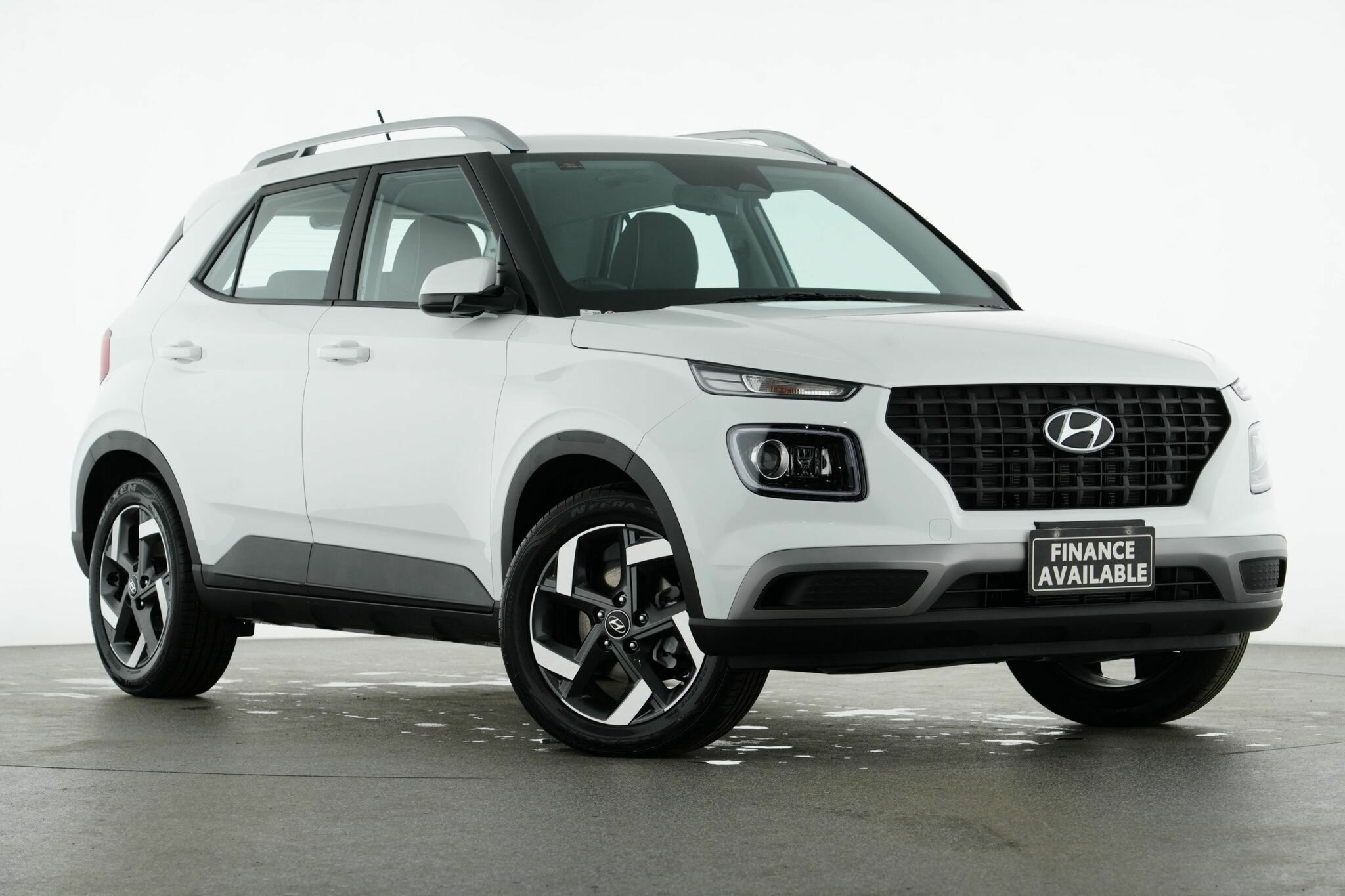 Hyundai Venue image 1