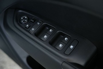 https://vehicle-cdn.autoleague.cloud/30641_U513098_17.jpg