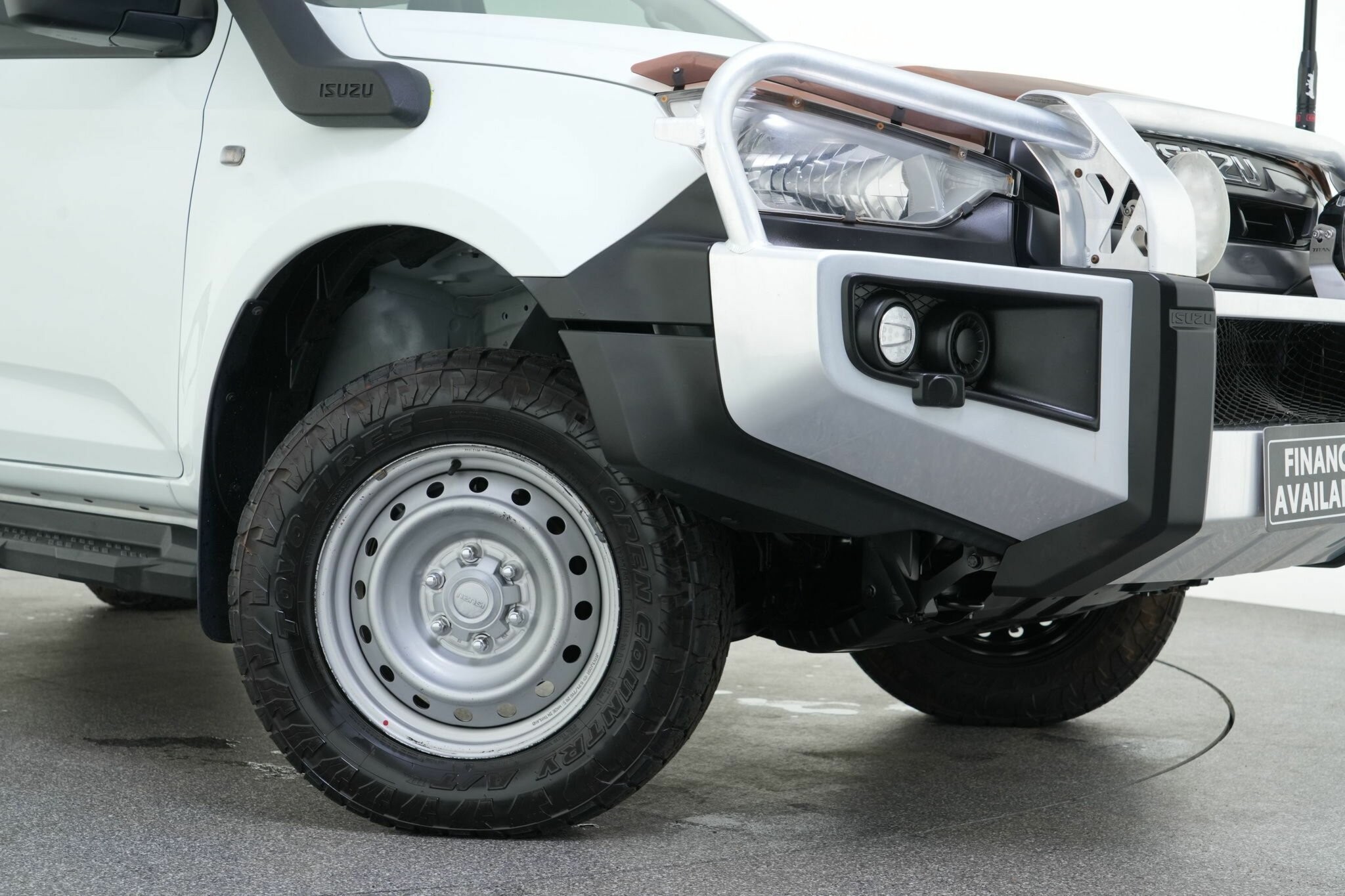 Isuzu D-max image 2