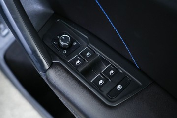 https://vehicle-cdn.autoleague.cloud/30641_U513102_17.jpg