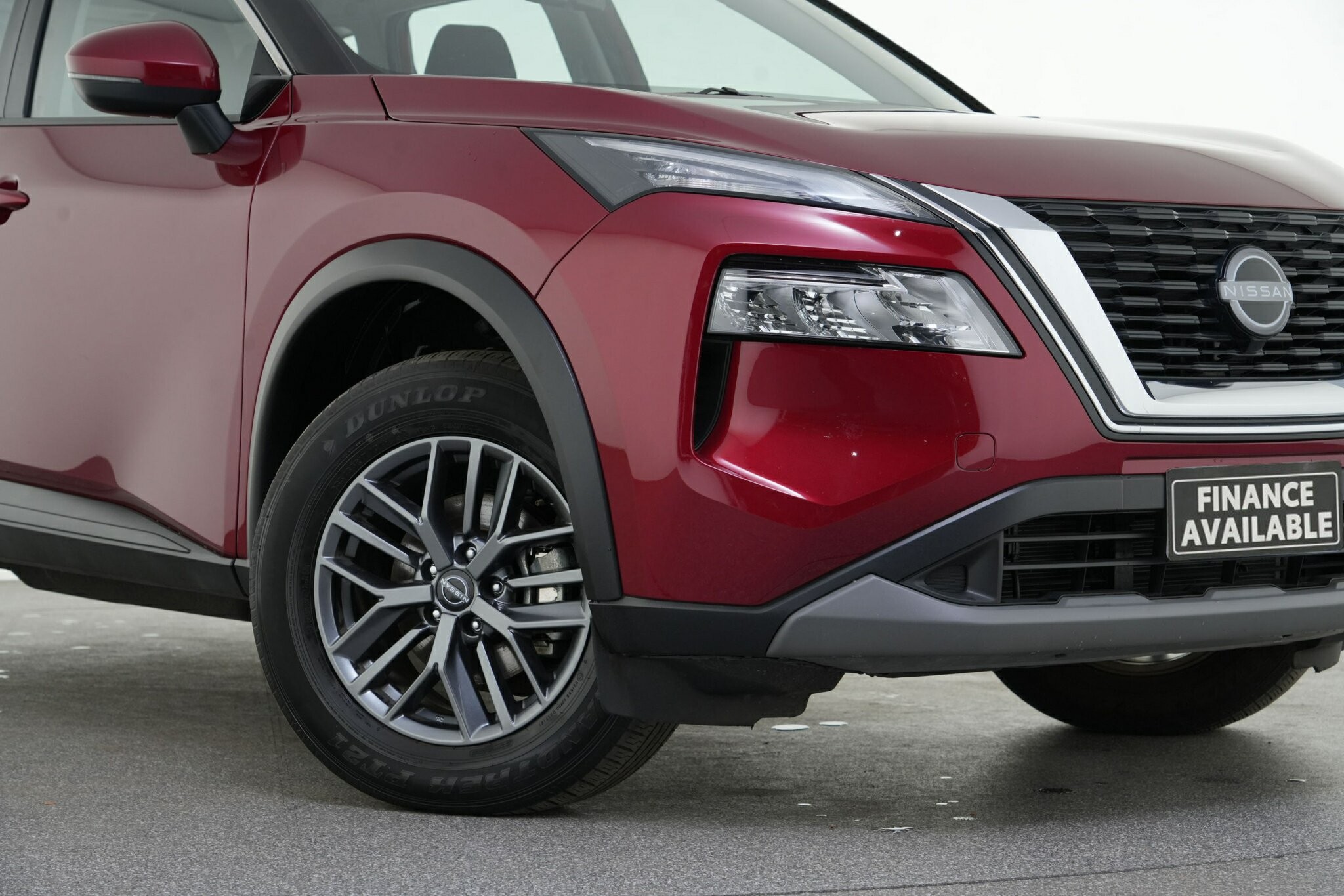 Nissan X-trail image 2