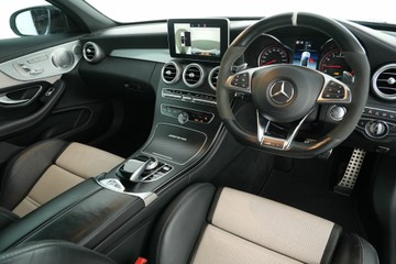 https://vehicle-cdn.autoleague.cloud/30641_U513123_15.jpg