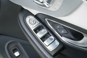 https://vehicle-cdn.autoleague.cloud/30641_U513123_17.jpg