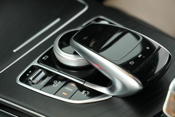 https://vehicle-cdn.autoleague.cloud/30641_U513123_32.jpg