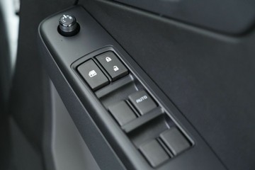 https://vehicle-cdn.autoleague.cloud/30641_U513124_15.jpg