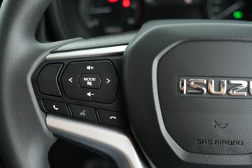 https://vehicle-cdn.autoleague.cloud/30641_U513124_16.jpg