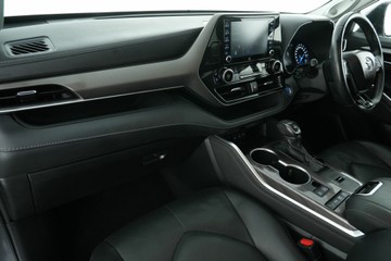 https://vehicle-cdn.autoleague.cloud/30641_U513140_27.jpg