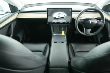 https://vehicle-cdn.autoleague.cloud/30641_U513145_14.jpg
