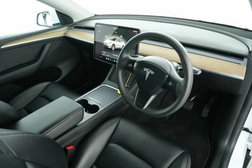 https://vehicle-cdn.autoleague.cloud/30641_U513145_16.jpg