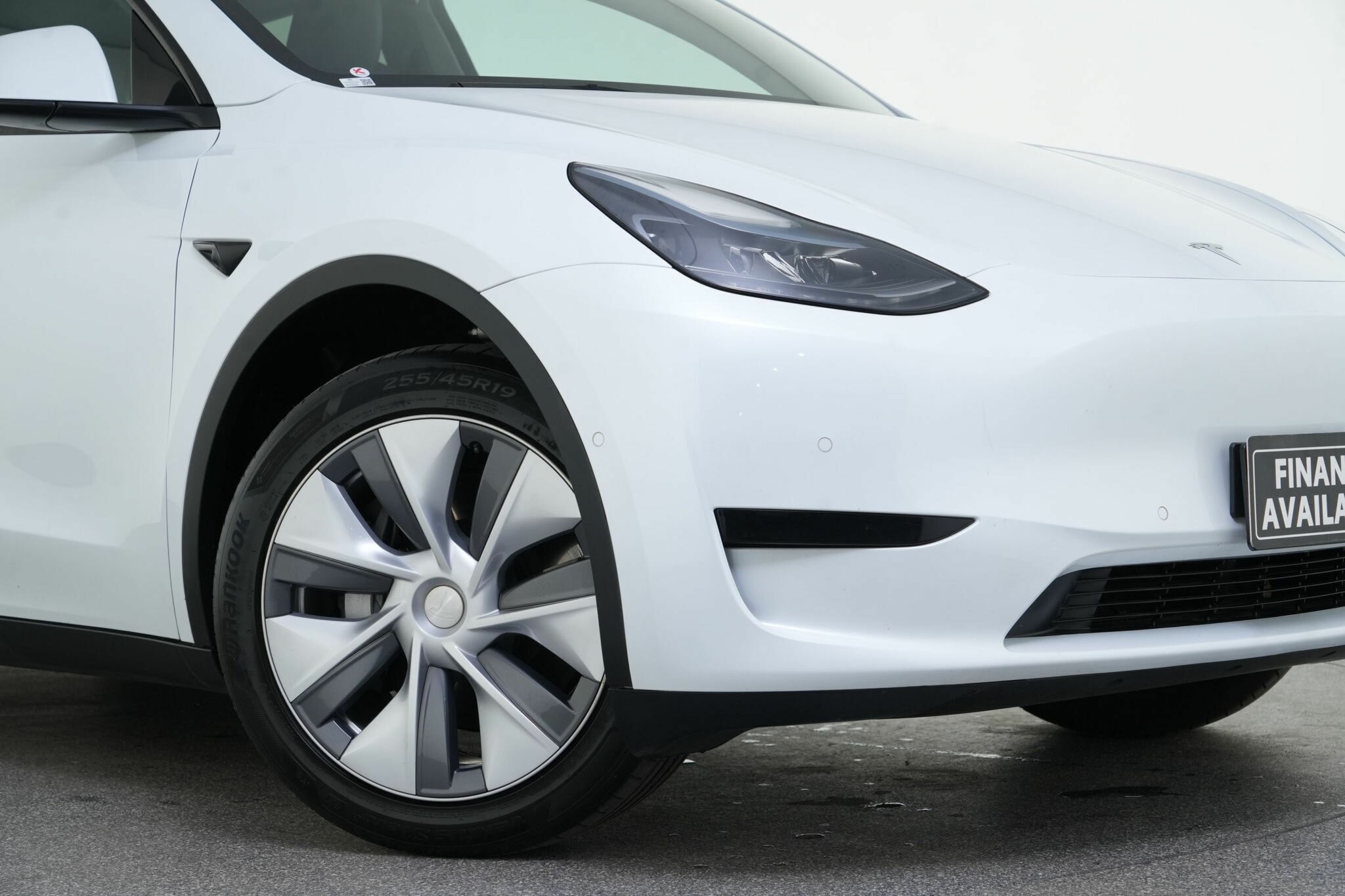 Tesla Model Y image 2