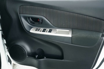 https://vehicle-cdn.autoleague.cloud/30641_U513146_13.jpg