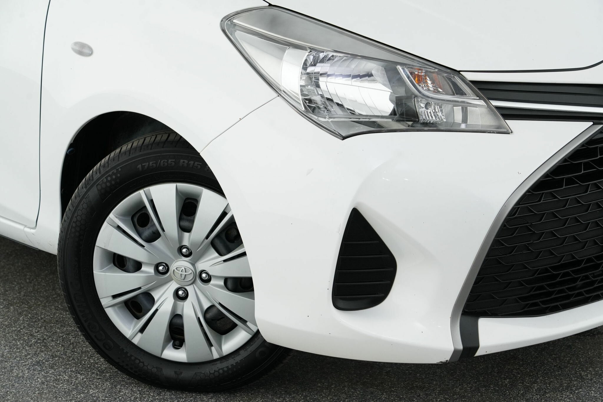 Toyota Yaris image 2
