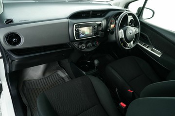 https://vehicle-cdn.autoleague.cloud/30641_U513146_24.jpg